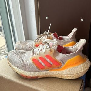 Adidas Ultraboost 22 Size 7
